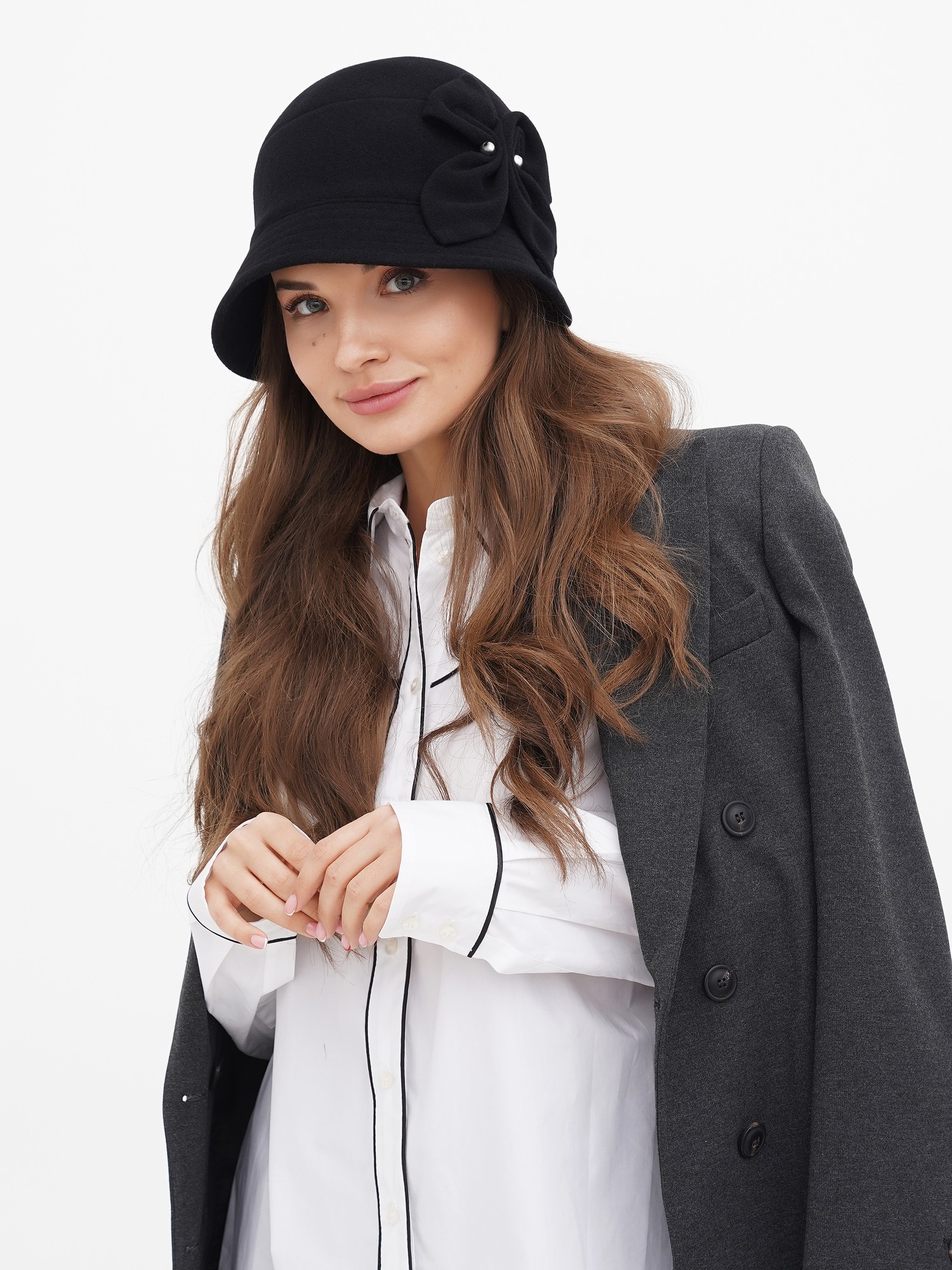 Cloche hat women's made of cashmere black