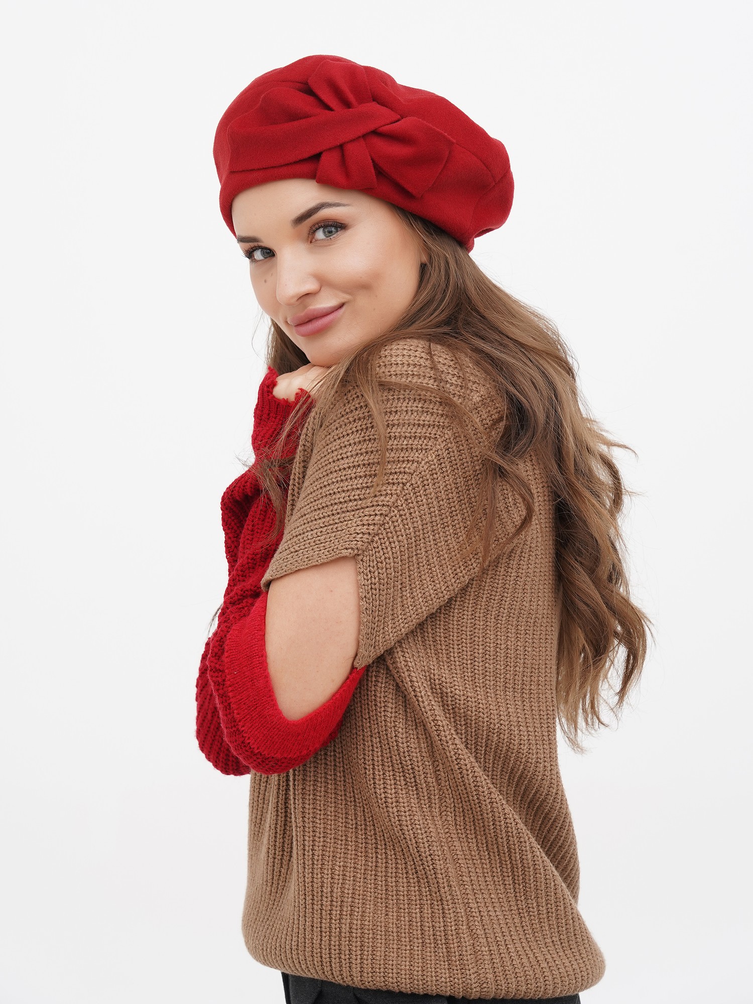 Women beret with a flower cashmere hat red
