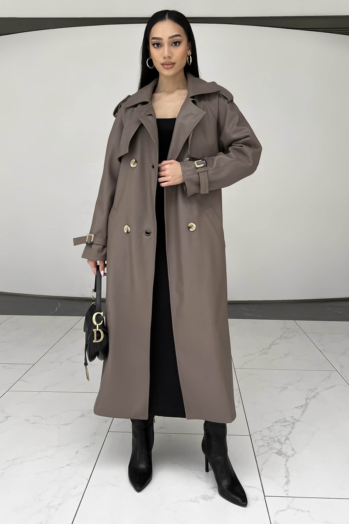 The next trench coat is elongated in mocha color - 33428 from Jadone ...