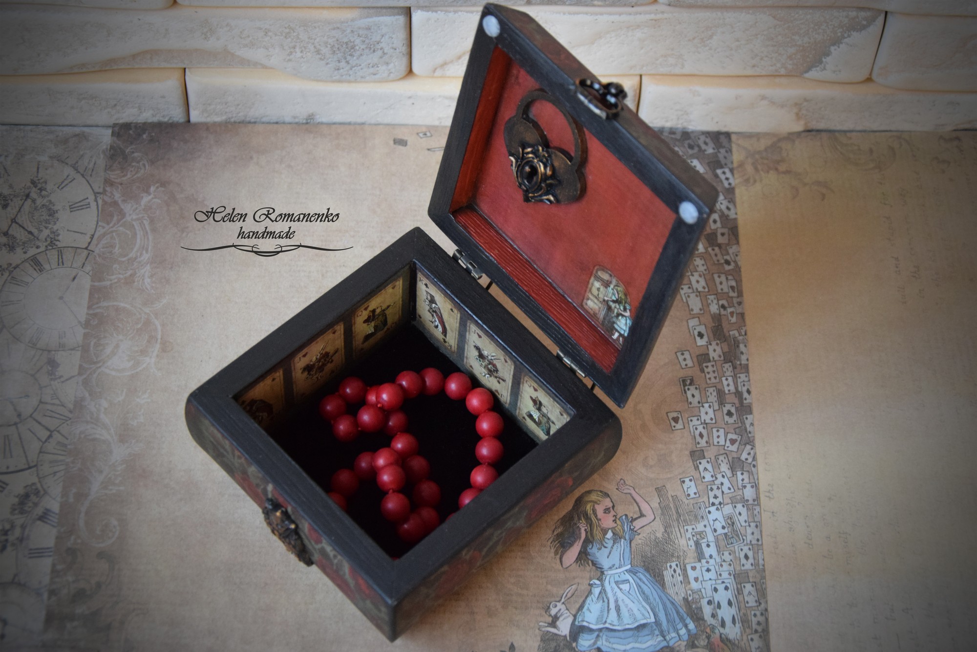 Alice in Wonderland Jewelry Box Gift for kid – Helen Romanenko