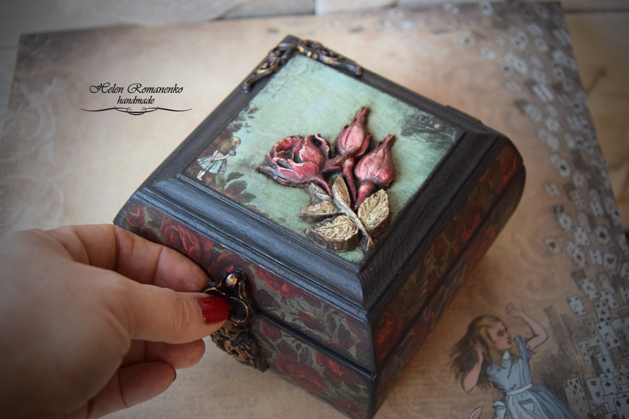 Alice in Wonderland Jewelry Box Gift for kid – Helen Romanenko