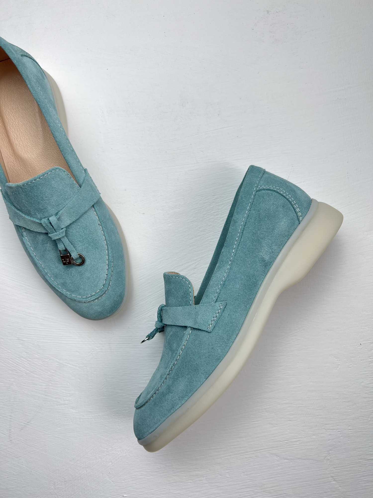 naturalizer suede loafers