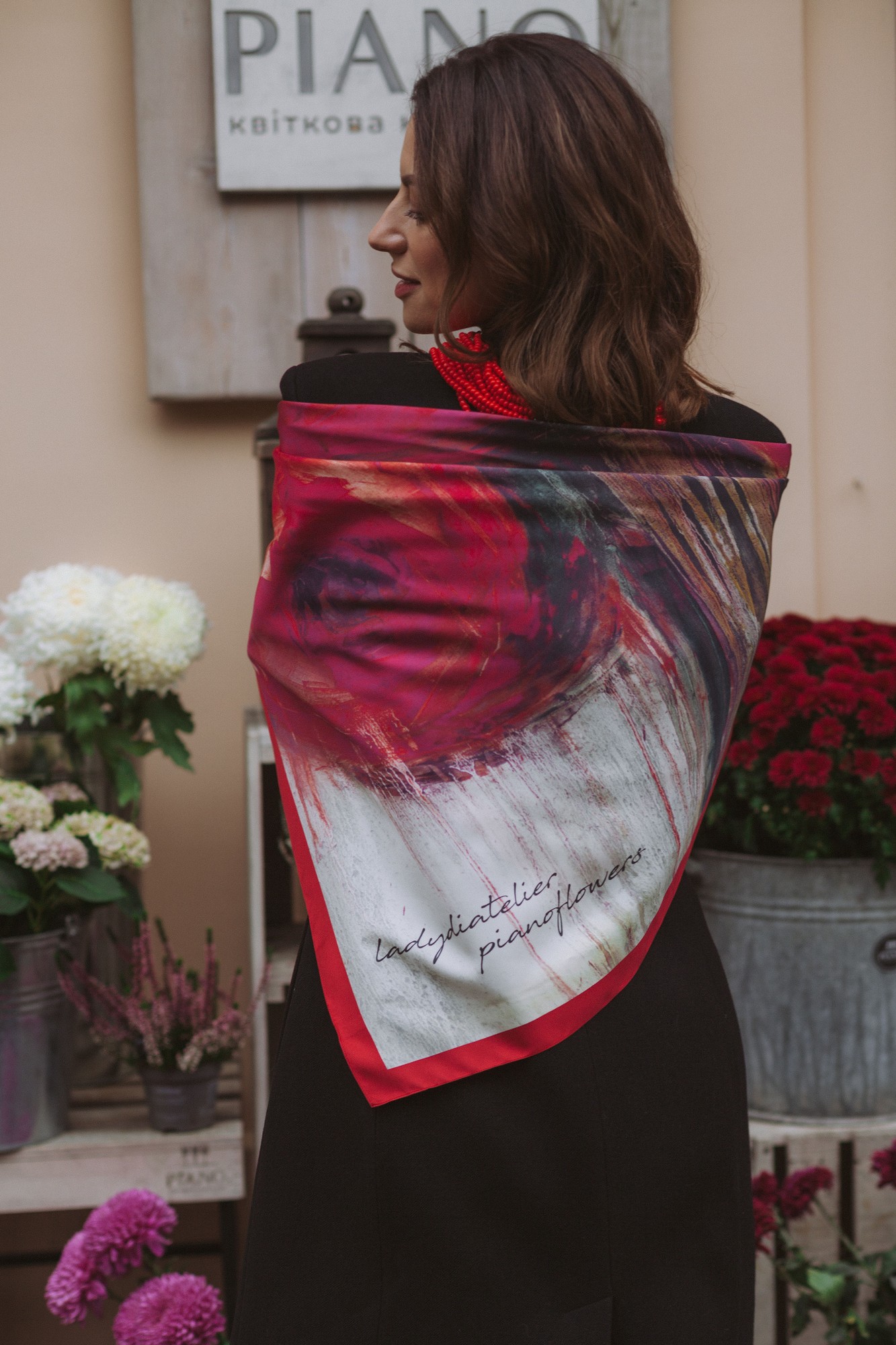 Red scarf shawl with the image of flowers in artificial silk 36,6 inches