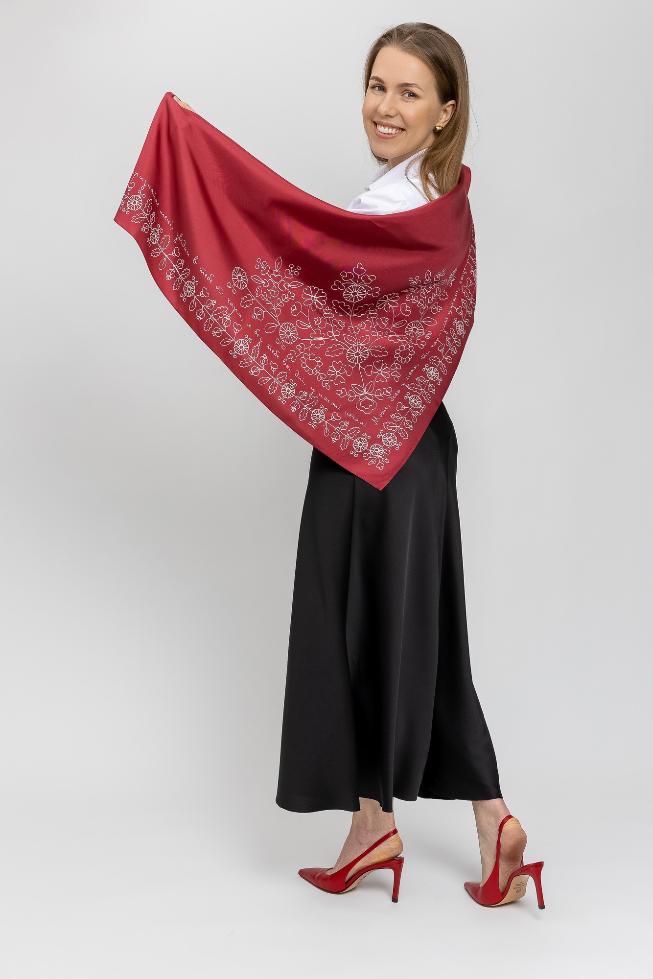 Scarf Shawl "Red Ruta" made of artificial silk 36,6 inches