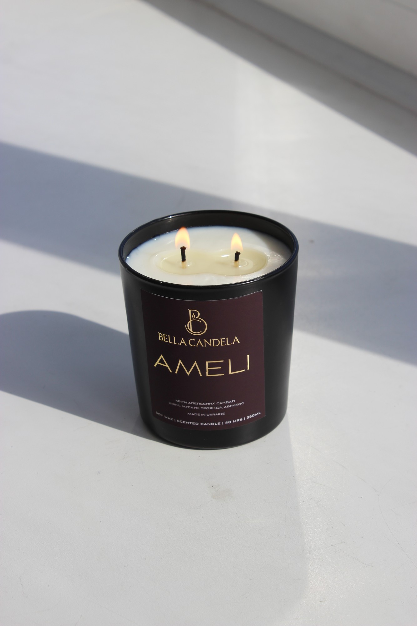 Soy perfumed candle in a glass with a rich and complex aroma "AMELI"