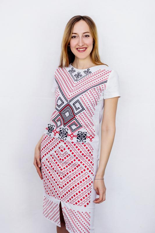 Embroidered dress Trypilska (white)