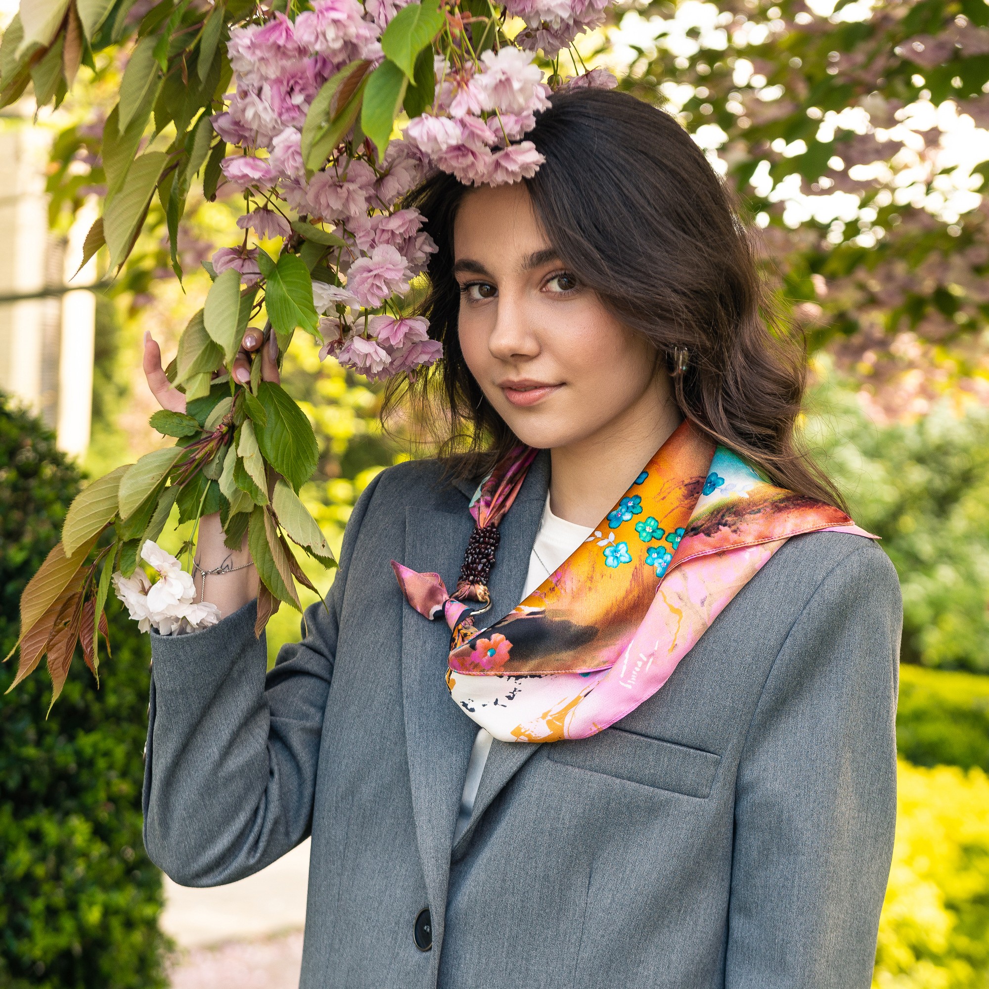 Scarf "Pink sakura" from the brand MyScarf. Decorated with natural   stone granet