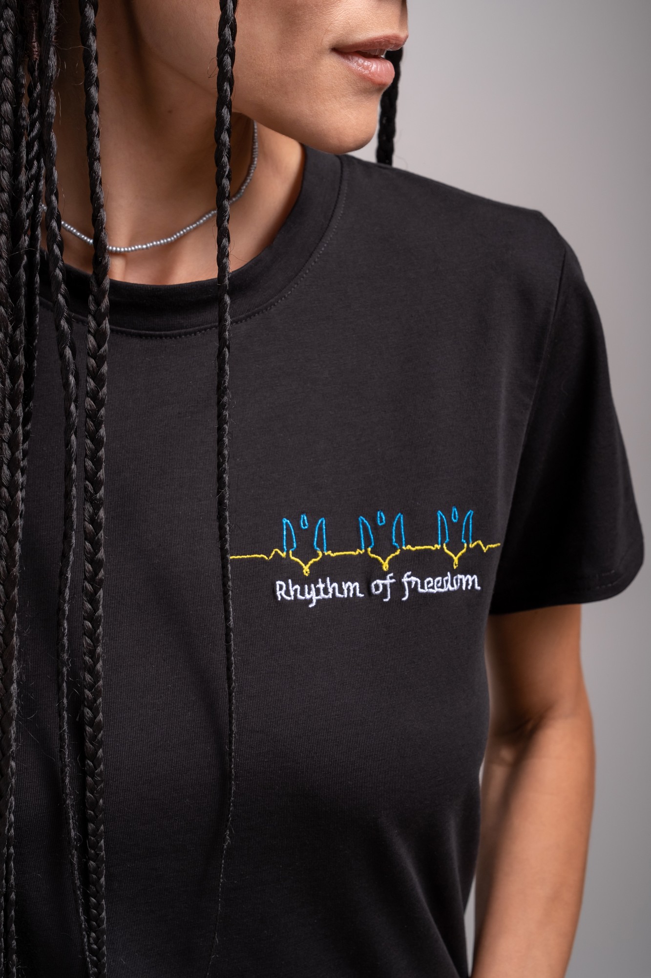 Women's t-shirt with embroidery "The rythm of your heart" black. support ukraine