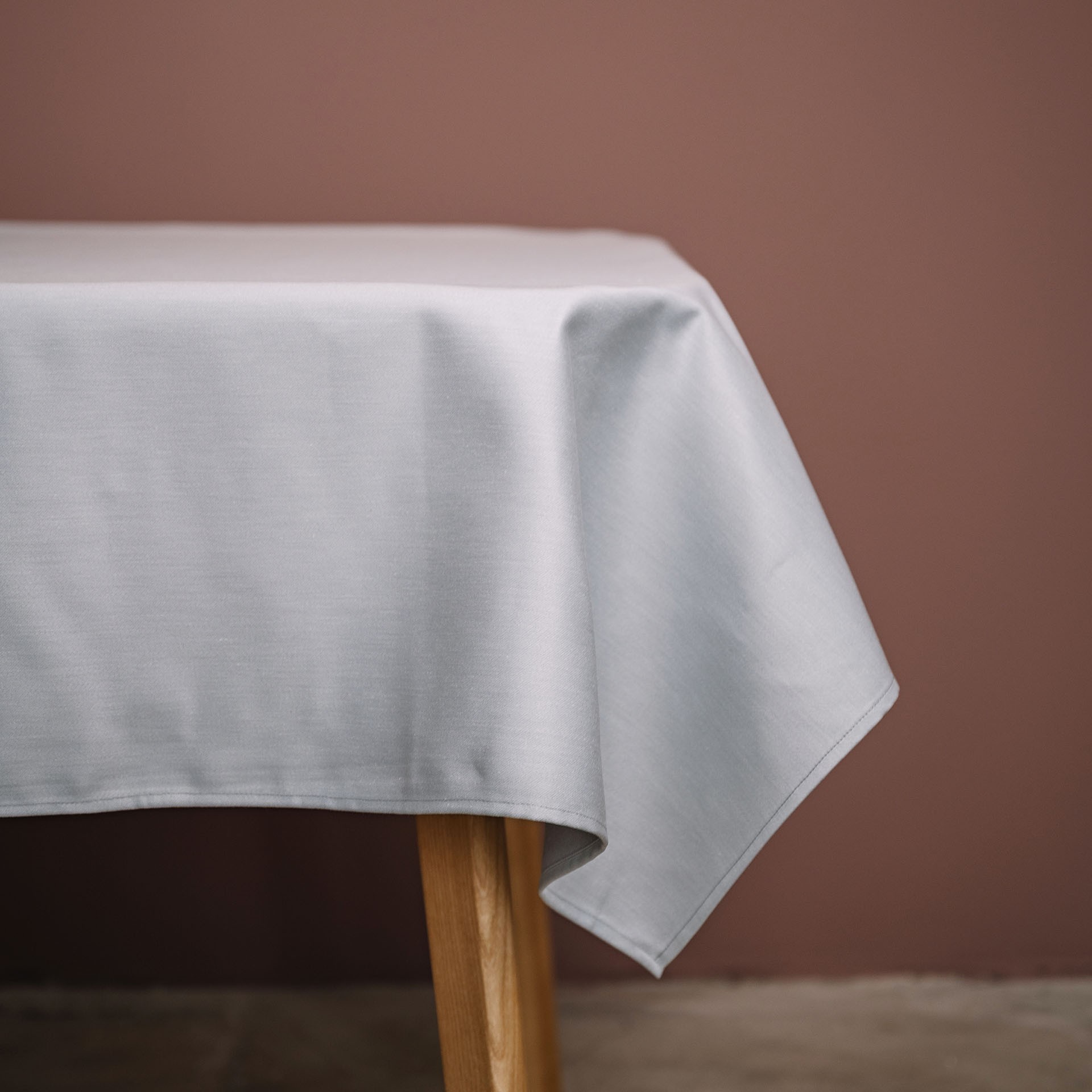 Tablecloth 1,80*1,40 gray 52119/00 43912 from Еdelvika with donate