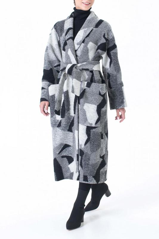 Winter gray coat with a geometric print 500252 aLOT