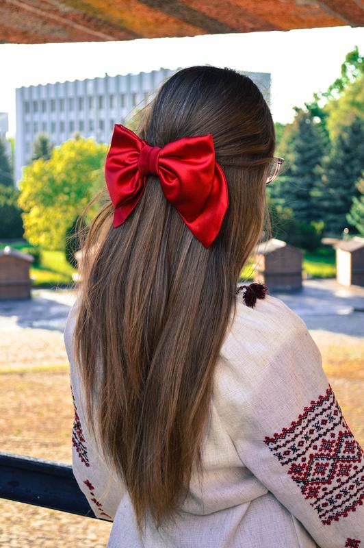 Big red bow from My Scarf