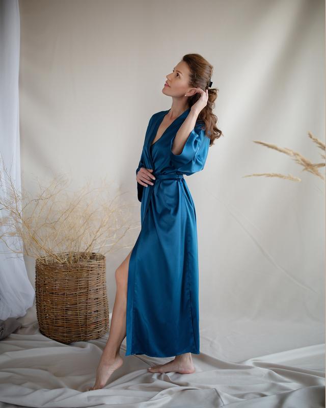 Teal blue long robe kimono with side slits.