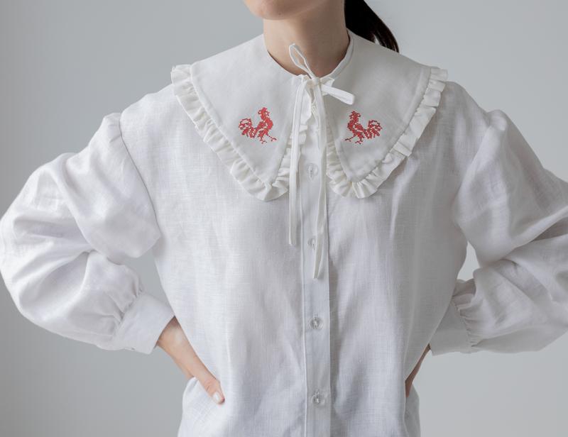 Linen collar with embroidery "roosters". ethno collection