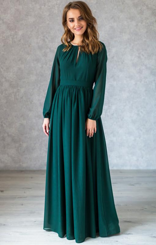 Formal closed dress with keyhole neckline | Emerald