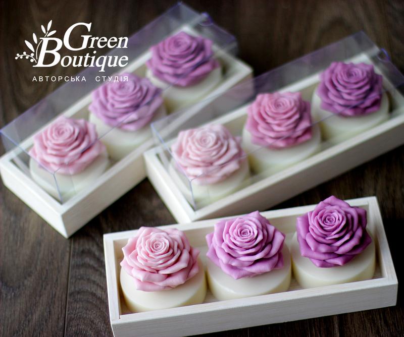 Gift set of glycerine soap 3 roses