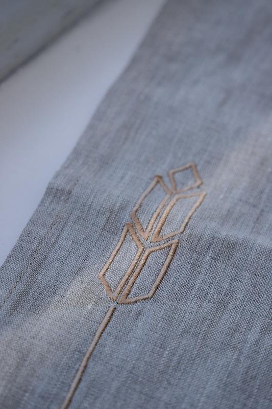 Table napkins with machine embroidery. Collection "Spikelet". 12 piece