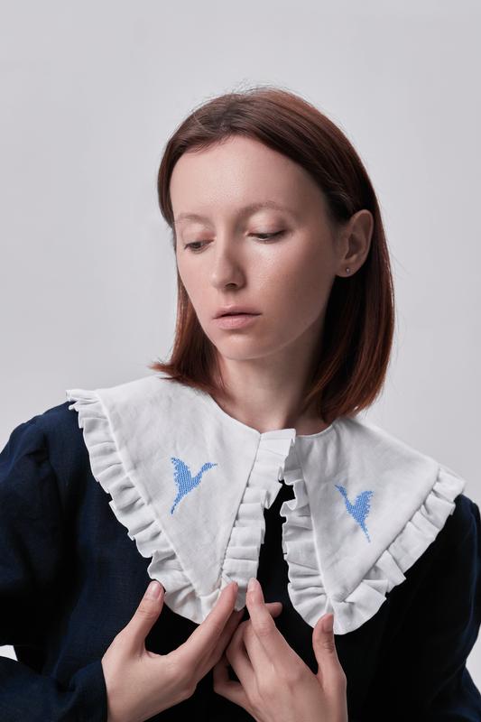 Decorative detachable collar with embroidery "Stork"
