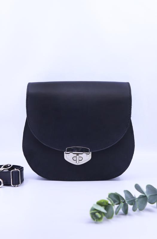 Classic leather bag with removable shoulder strap / Womens medium black pouch