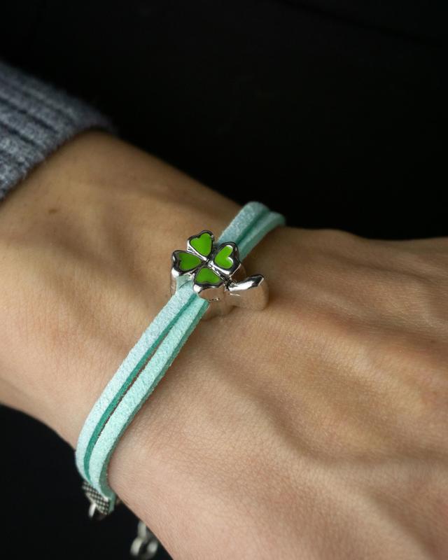 Suede bracelet - amulet with a clover