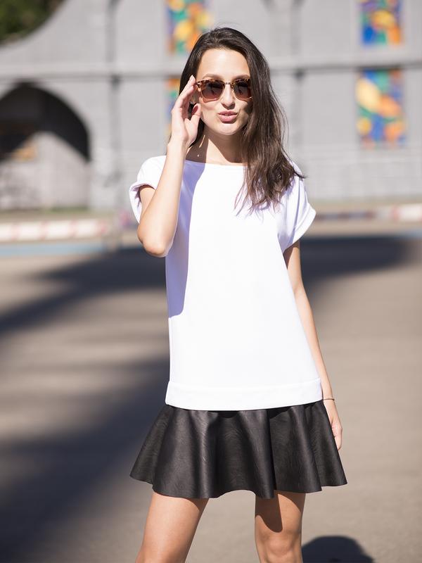Constructor-dress white Airdress with detachable black skin skirt