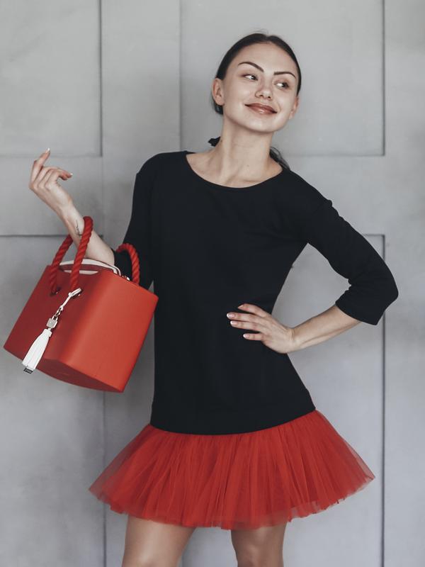 Constructor-dress black Airdress with detachable red skirt