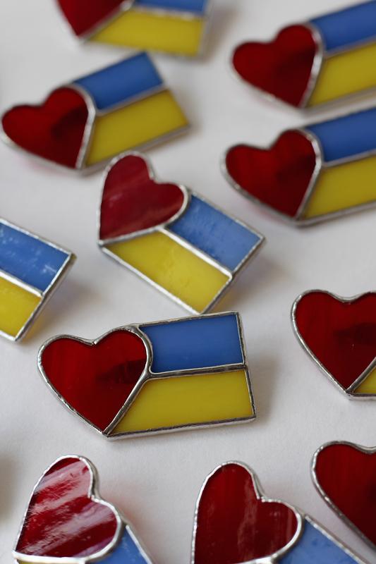 Stained glass brooch Heart and flag of Ukraine