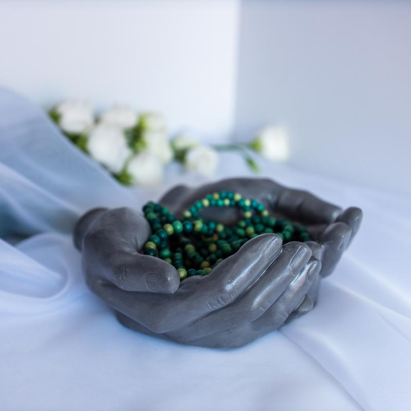 Minimalist stylish home decor "hands" 16097 from Trensi with donate to u24