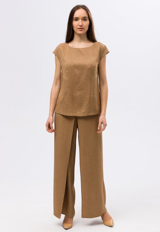 Wide, lightweight trousers with slits in the front 7150