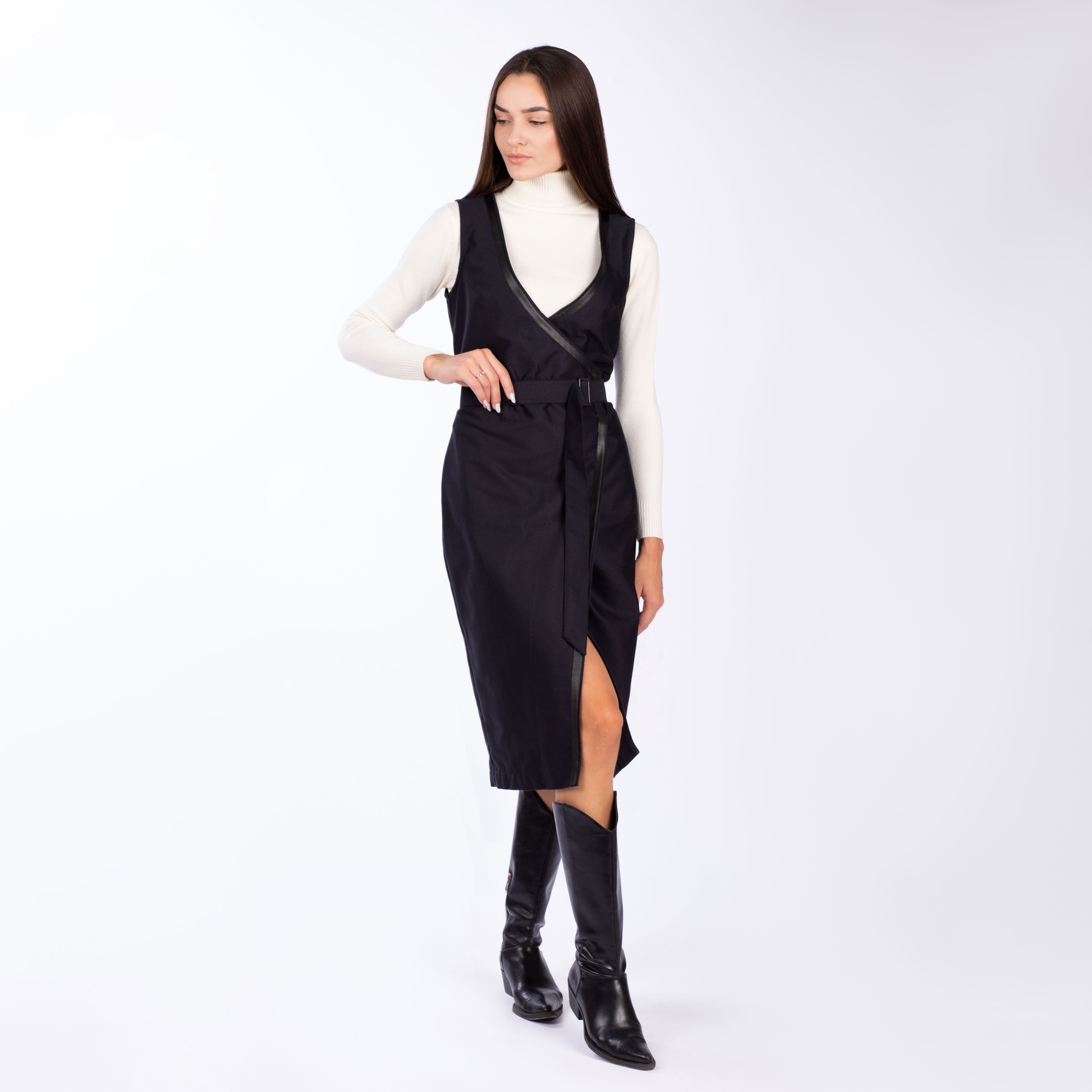 Woman’s sleeveless dress 176-22/00