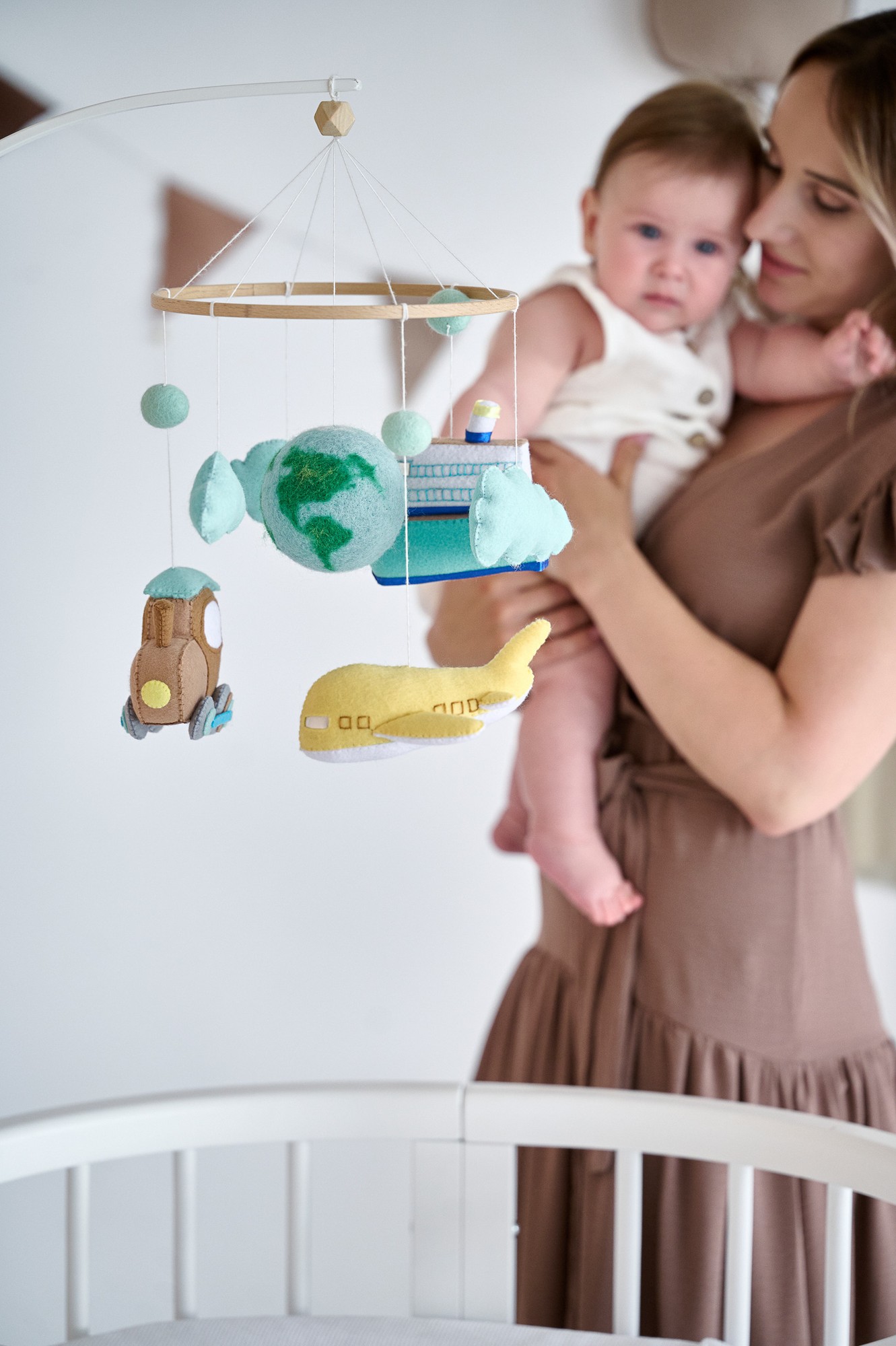 Musical baby mobile with bracket, Baby mobile "Travel"