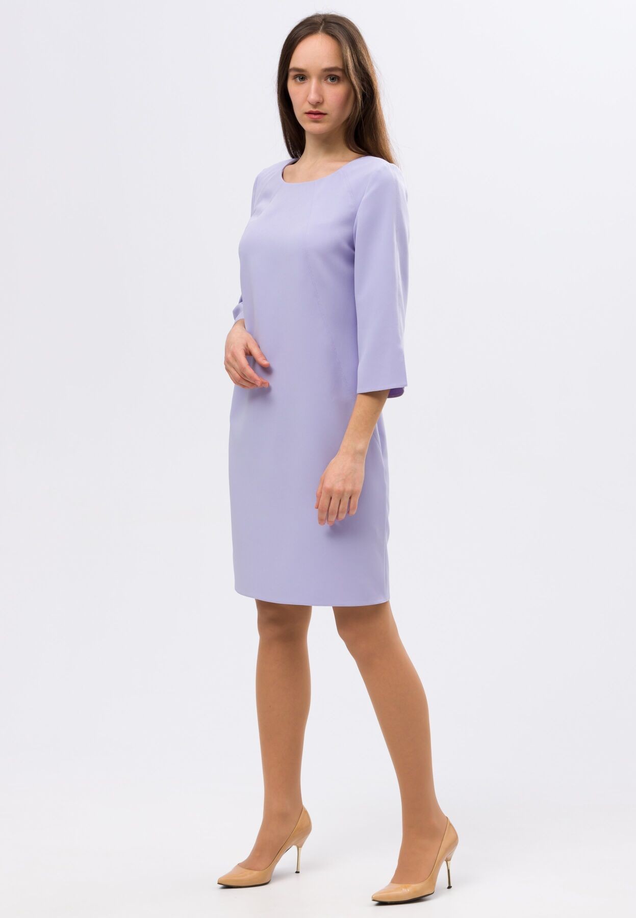 Gentle lilac dress of straight cut with decorative delay 5689