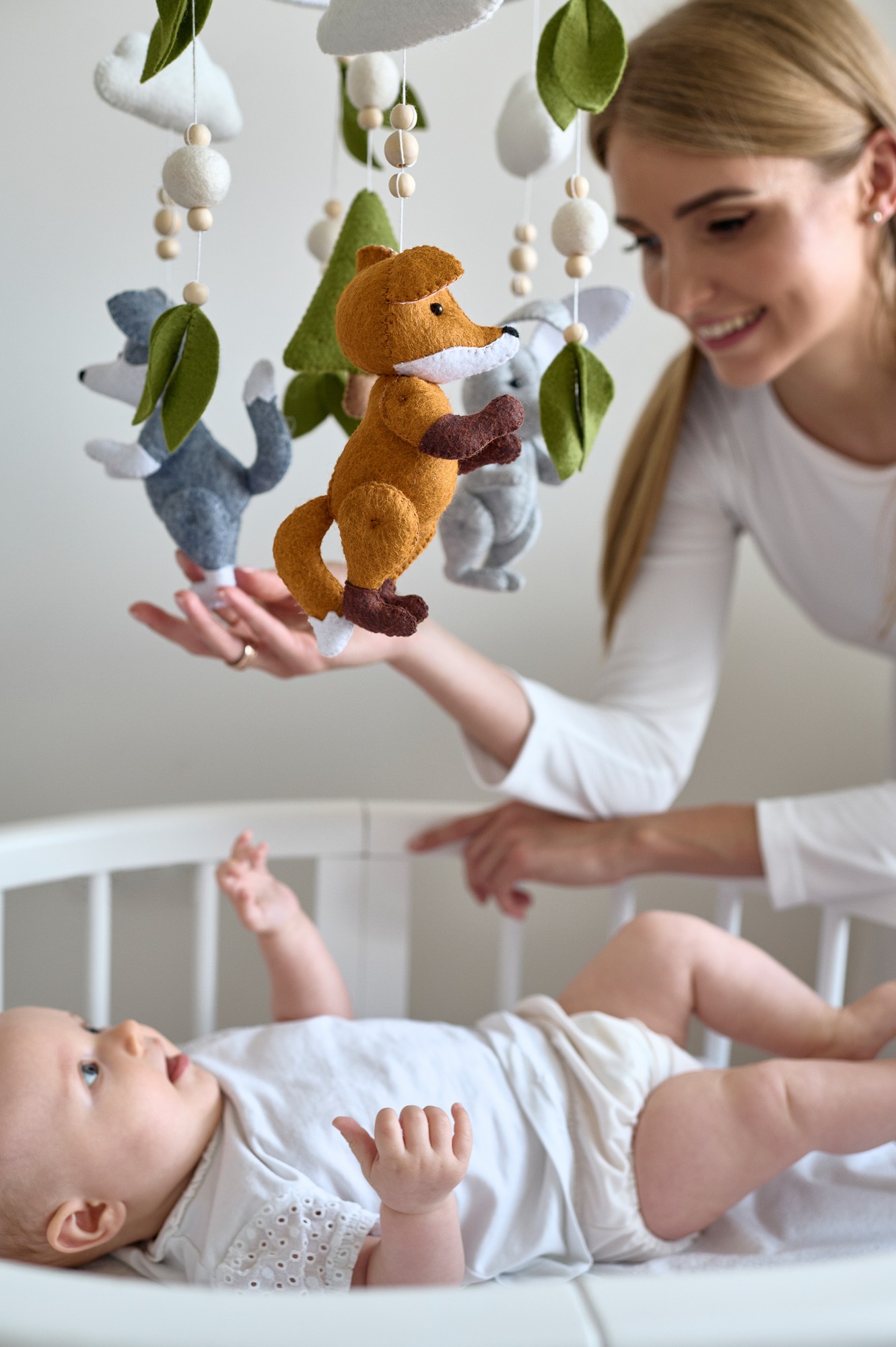 Musical baby mobile with bracket "Woodland"