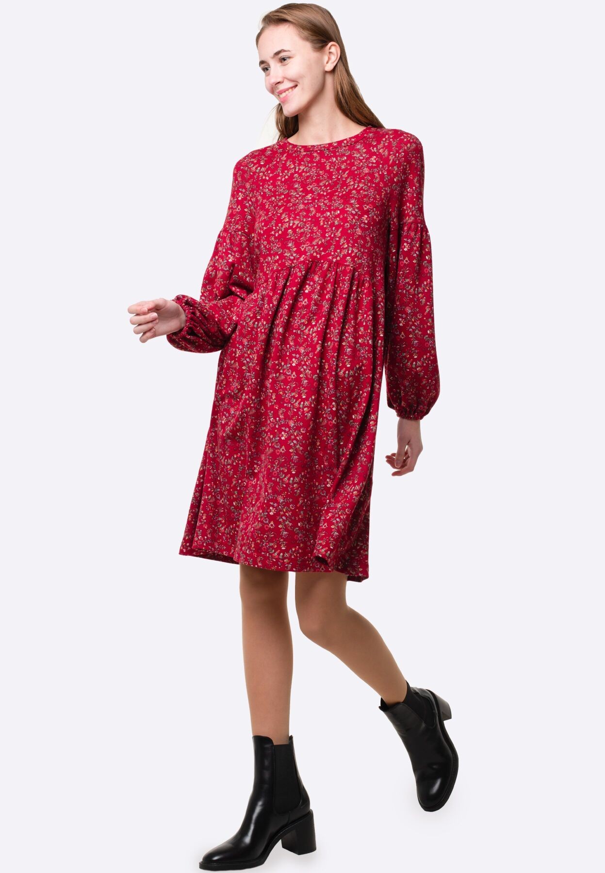 Knitted dress of free cut with voluminous raglan sleeves 5667k