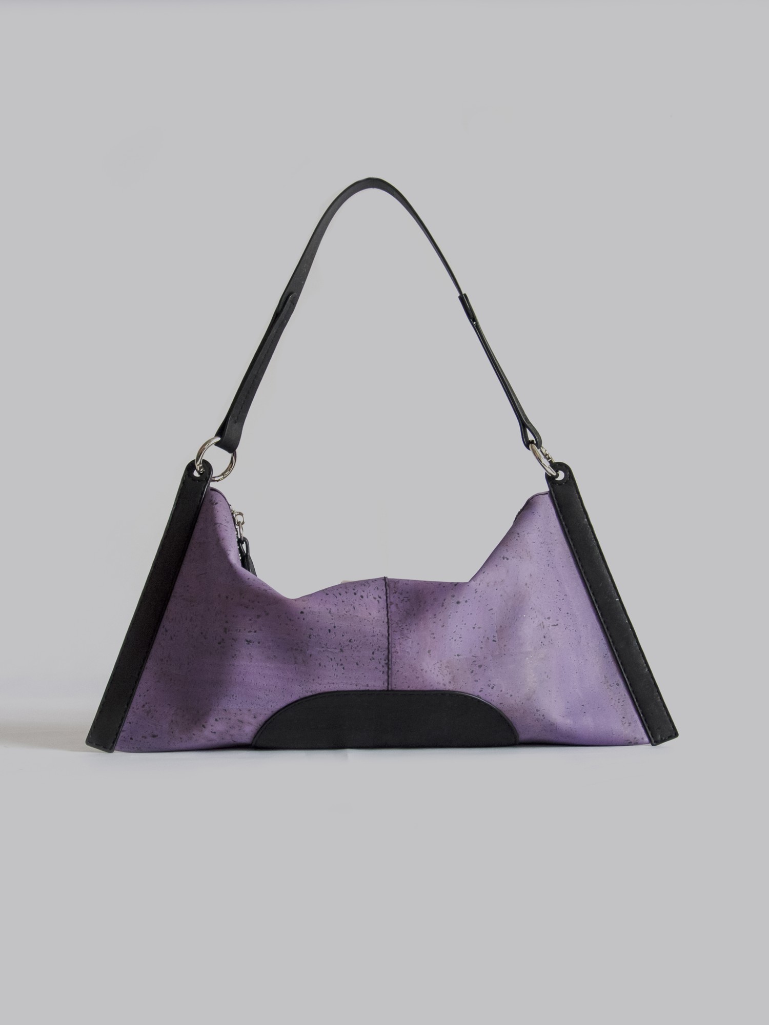 Natural cork handbag Ilsa in black and purple combination